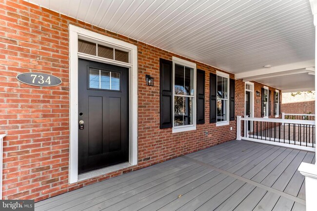 Building Photo - 734 S Matlack St