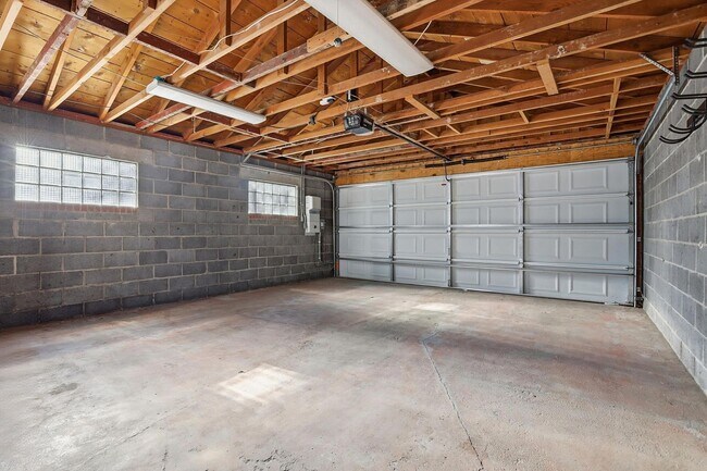 Building Photo - 4 blocks to Sloans Lake! immaculate home with large yard and garage