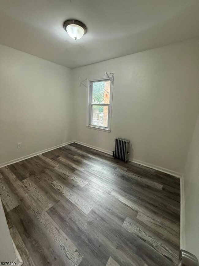 Building Photo - 138 E Jersey St