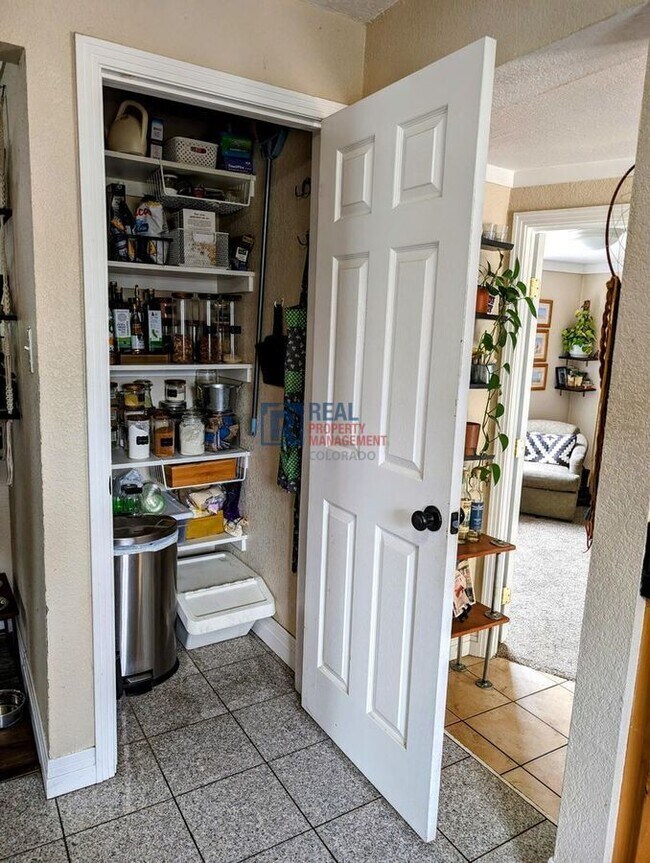 Building Photo - 908 Wolff St