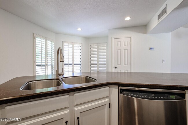 Building Photo - 7391 W Kristal Way