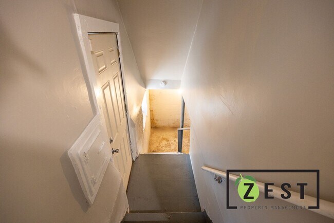 Building Photo - 3740 Tyler St