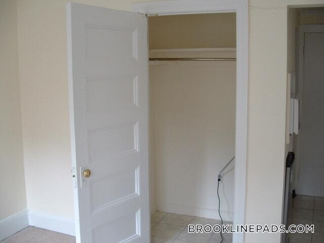 Building Photo - 1223 Beacon St