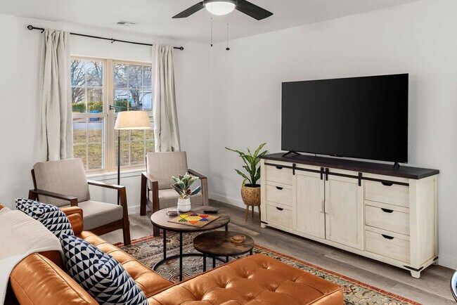 Building Photo - 1 Iris Way