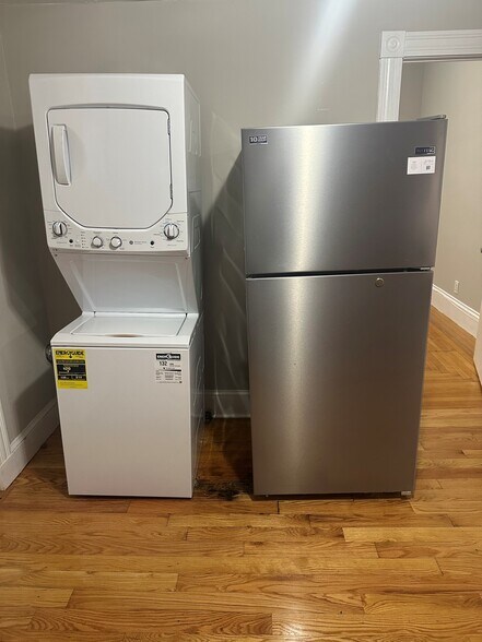 Primary Photo - 33 Algonquin St