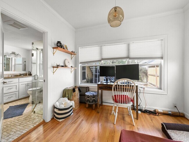 Building Photo - 1612 Vermont St