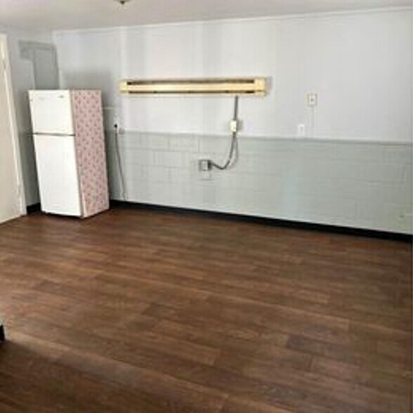 Living Room B - 103 Gause St