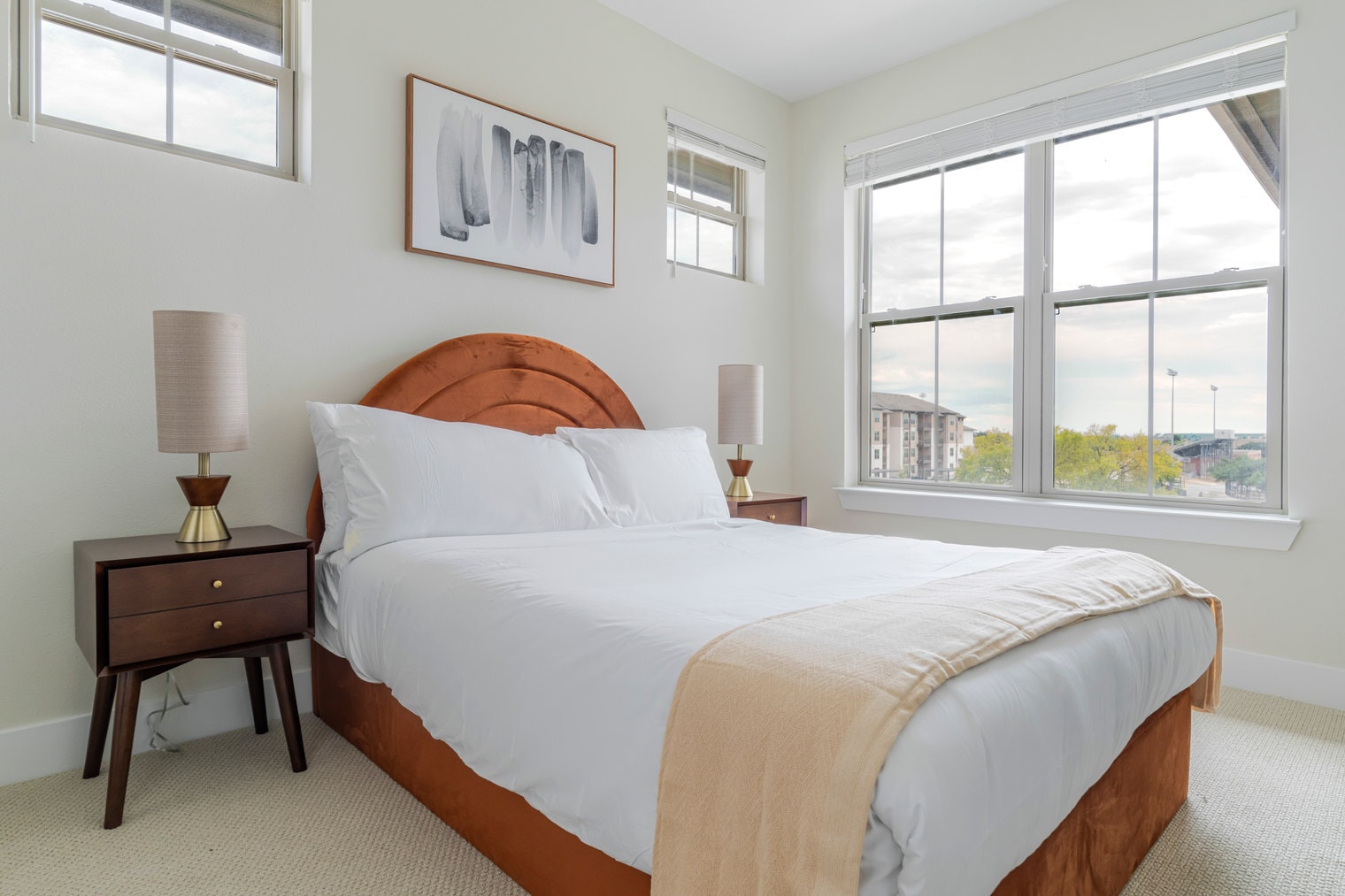 Building Photo - 1501 W Howard Ln