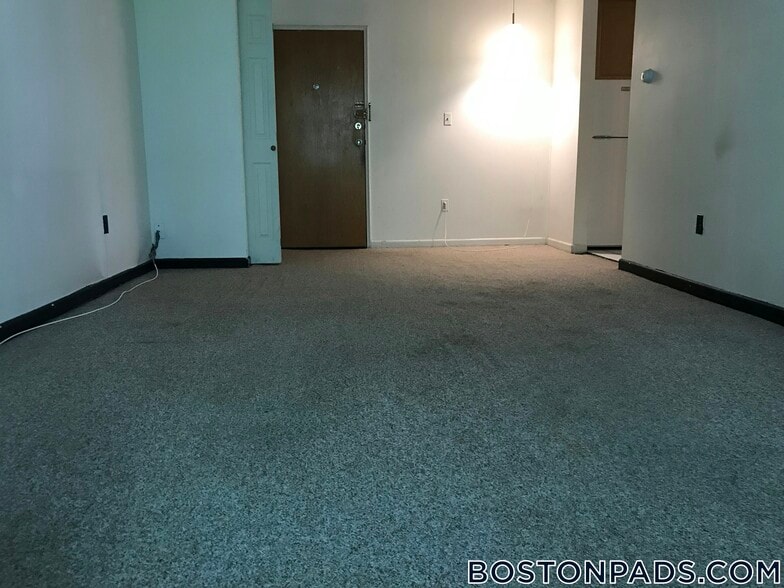 Building Photo - 144 Kenrick St