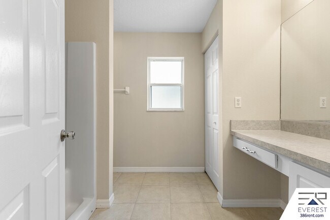 Building Photo - 71 Wellwood Ln