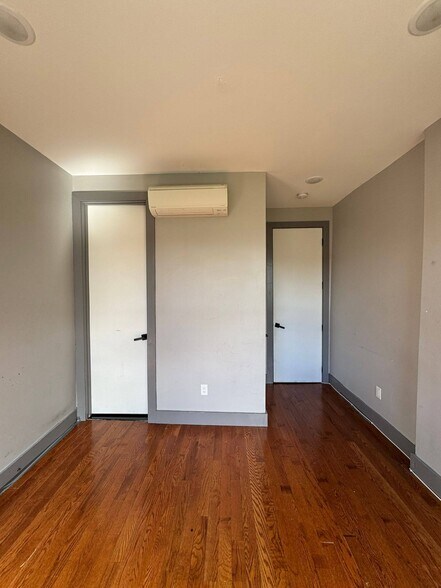 Building Photo - 35 Van Wagenen Ave