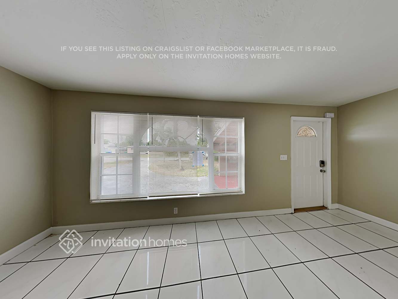 Building Photo - 2401 Jamaica Dr