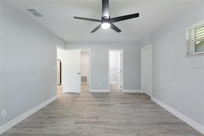 Building Photo - 5122 24th Ave S