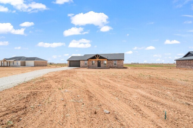Building Photo - Country Living In Roosevelt ISD!