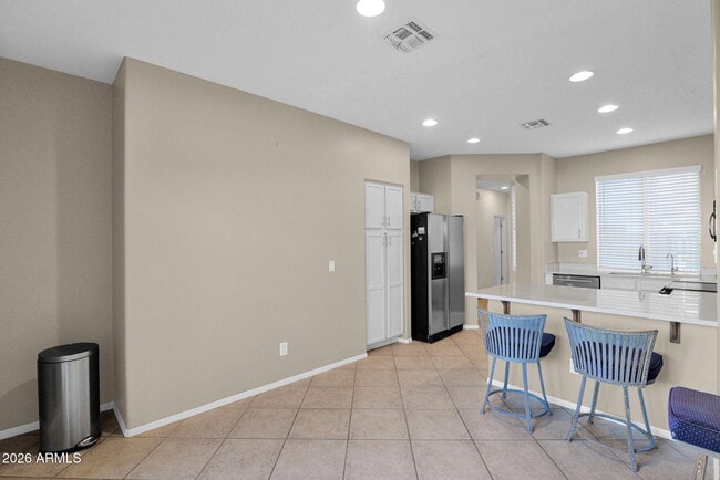 Building Photo - 1024 E Frye Rd