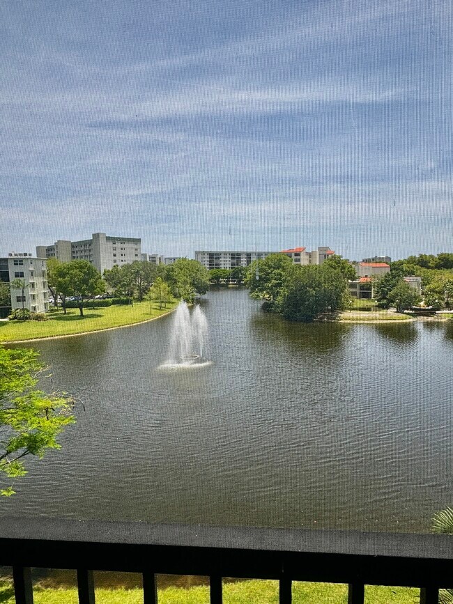 Building Photo - 2334 S Cypress Bend Dr