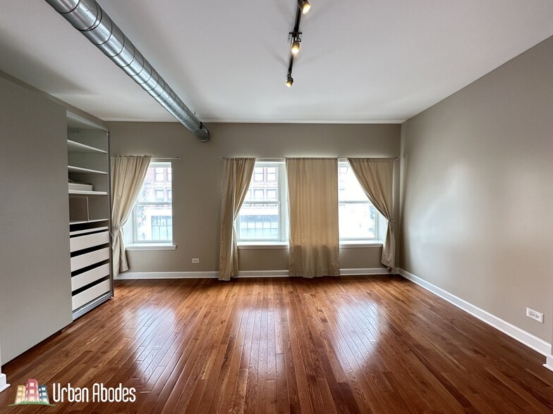 Building Photo - 674 N Orleans St