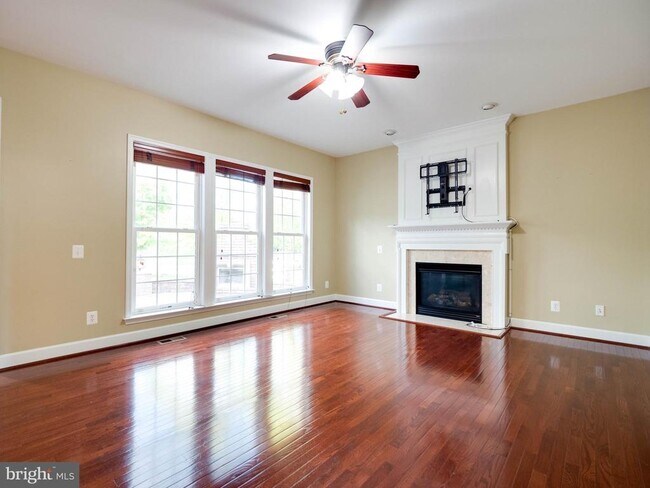 Building Photo - 41397 Windybush Dr