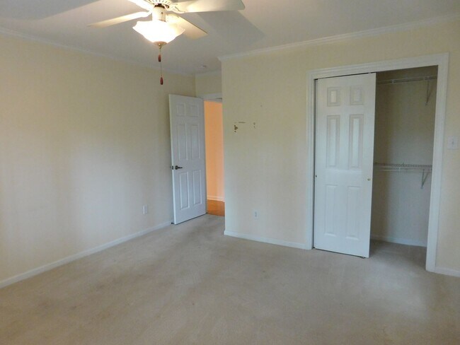 Building Photo - 914 Muirfield Pl