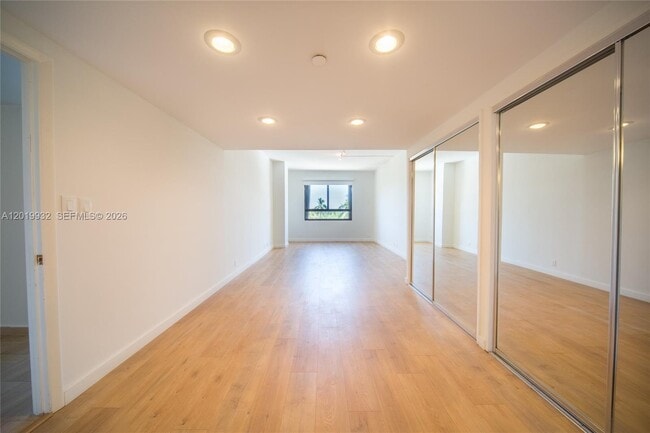 Building Photo - 151 Crandon Blvd