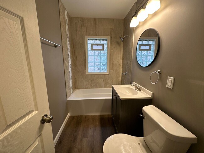 Building Photo - 6302 W Medford Ave