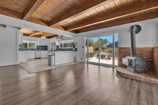 Building Photo - 3/3 HOME available NOW in DESCANSO w/ gara...