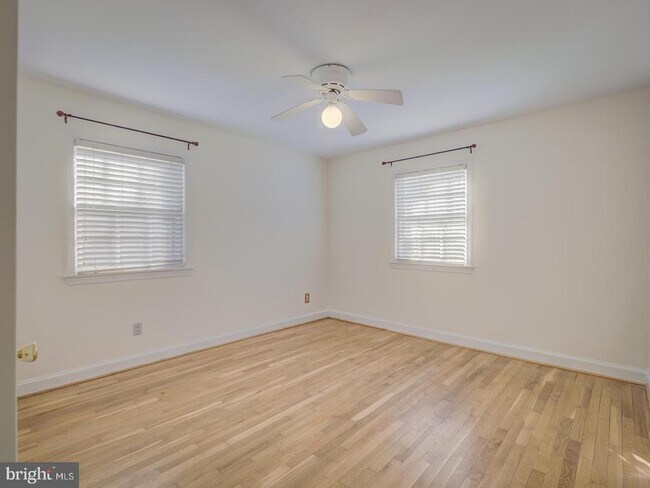 Building Photo - 31 Fort Williams Pkwy
