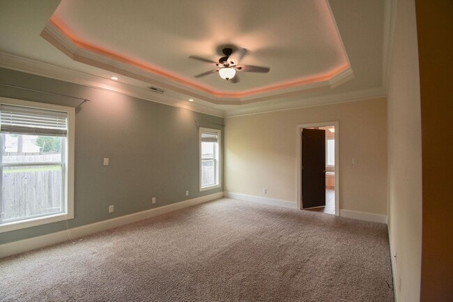 Building Photo - 4 Bedroom 2.5 Bathroom- Small Dogs Considered
