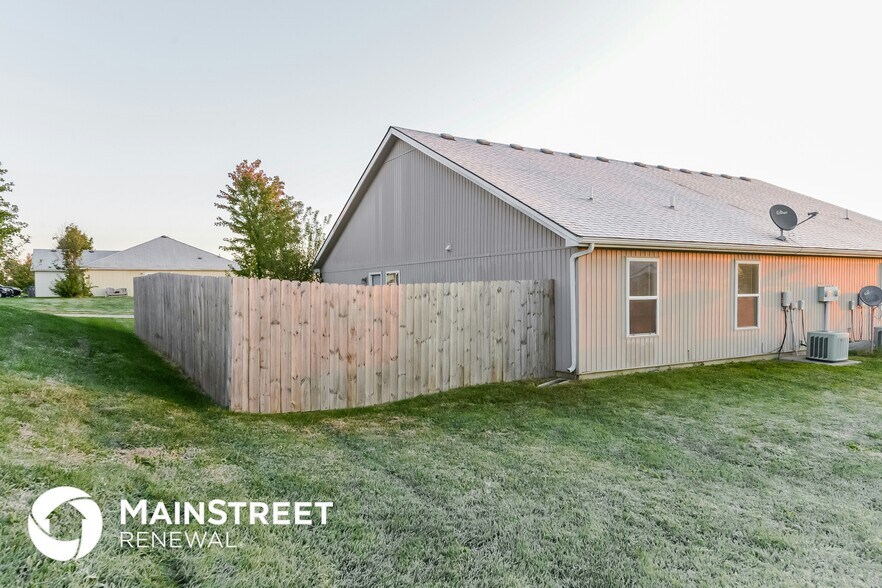 Building Photo - 1524 Eagle Dr