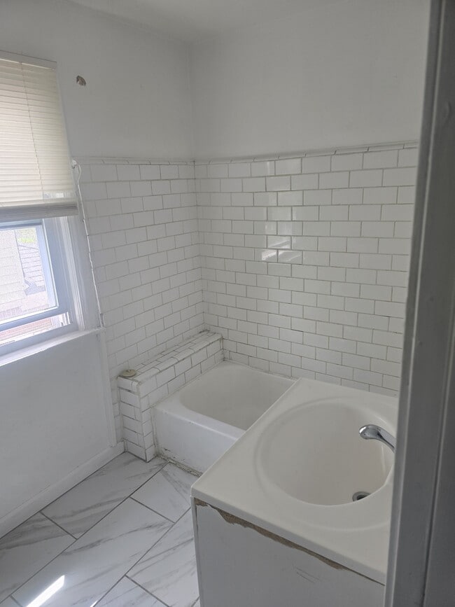Building Photo - 16141 Griggs St