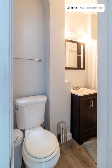 Building Photo - Room in Shared 3 bed/1 bath home