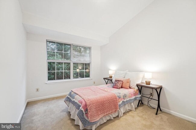 Building Photo - 6817 Signature Cir