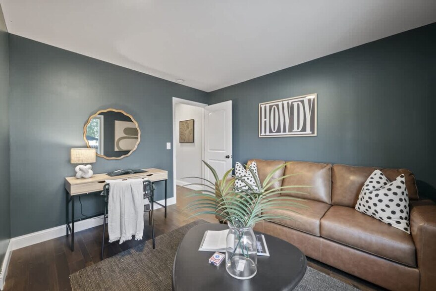 Building Photo - 530 Hanford St