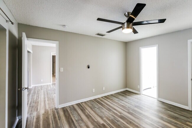 Building Photo - 7401 NW 84th St