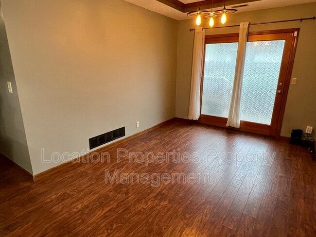 Building Photo - 2113 Atchison Ave