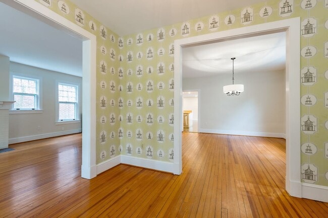 Building Photo - Classic Chevy Chase Charm in NW DC Availab...