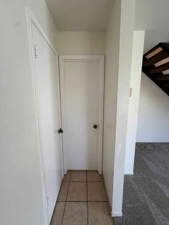 Building Photo - Large Two Story Condo with Two Car Detache...