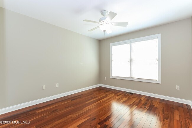 Building Photo - 18 Deepwater Cir