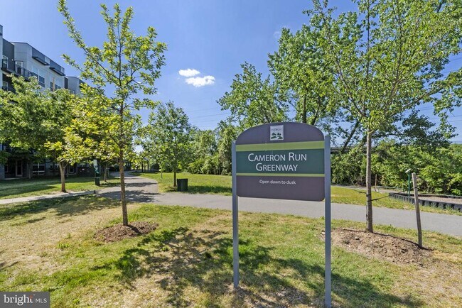 Building Photo - 2451 Midtown Ave