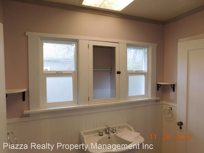 Building Photo - 3 br, 2 bath House - 1108 16th Street
