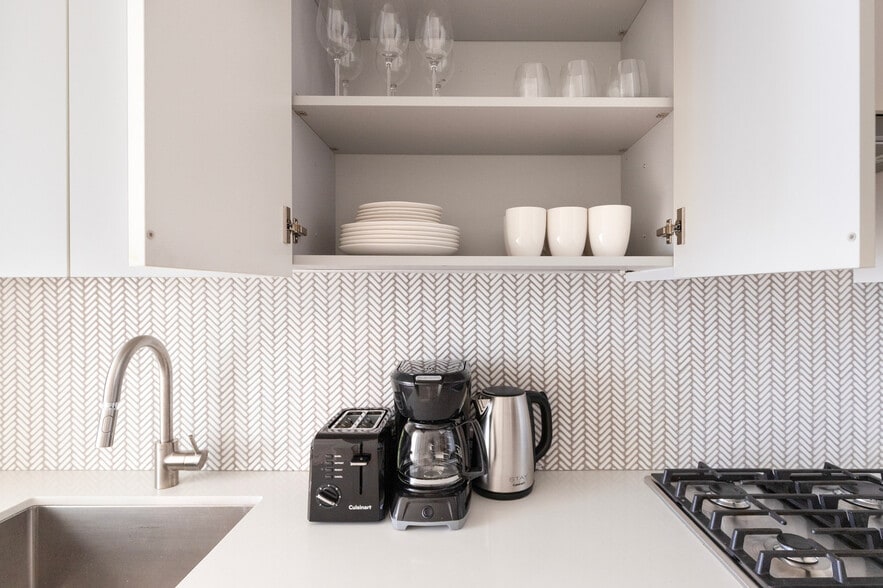 Building Photo - 244 W 29th St