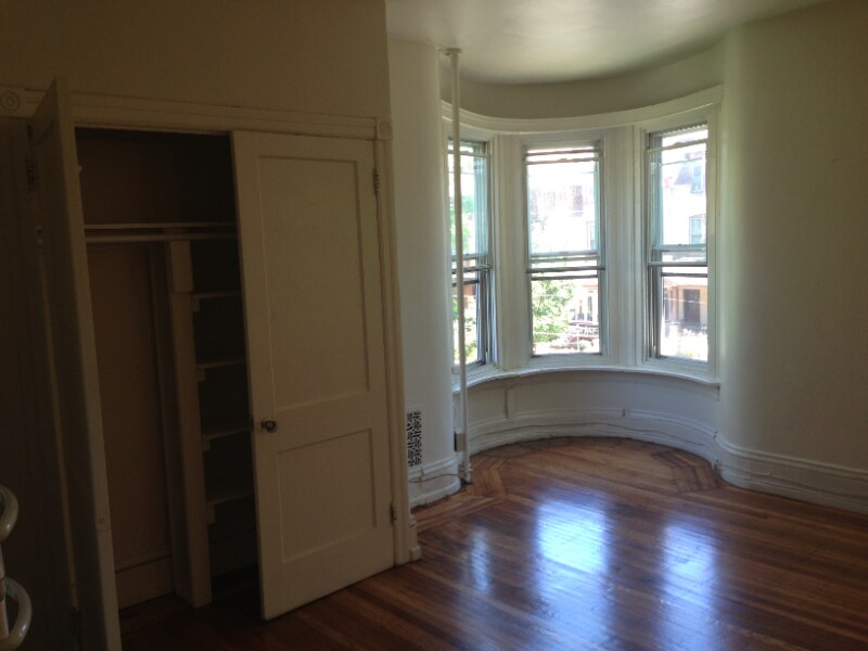 Building Photo - 630 S 48th St