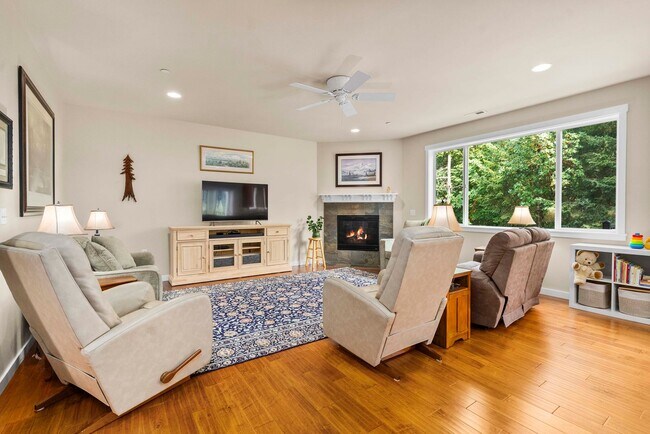 Building Photo - 2030 Nelson St