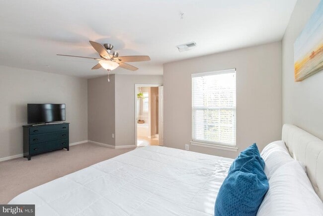 Building Photo - 7254 Mockingbird Cir