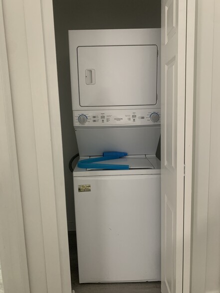 Building Photo - 135 Grayton Village Rd