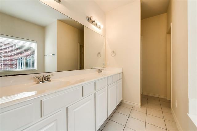 Building Photo - 9248 Park Garden Dr