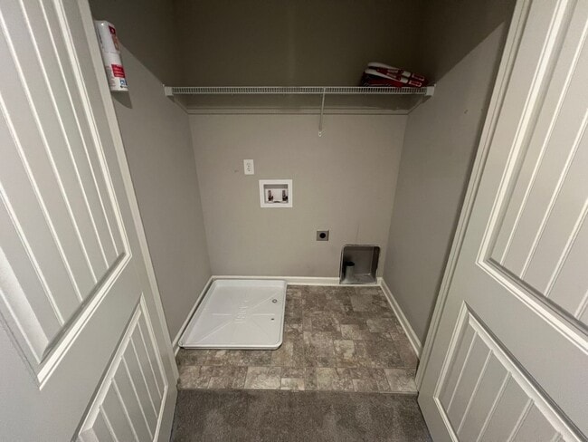 Building Photo - Immediate Occupancy!  2bed 2.5 bath Antioc...