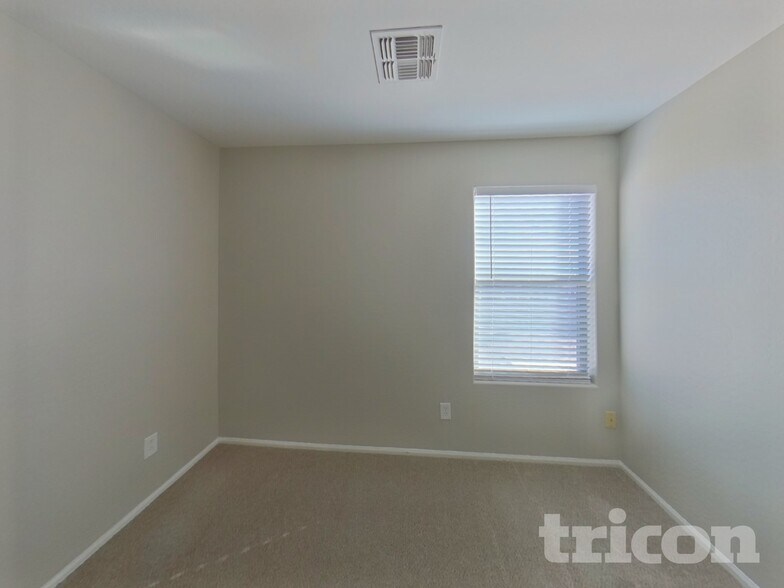 Building Photo - 21201 N Conlon Rd