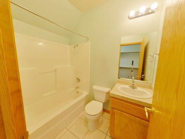 Building Photo - 720 NW 2nd St