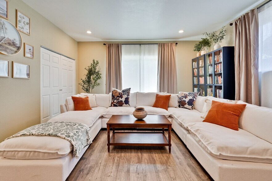 Building Photo - 6402 Tamalpais Ave